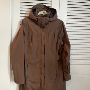 Women’s M MARMOT raincoat